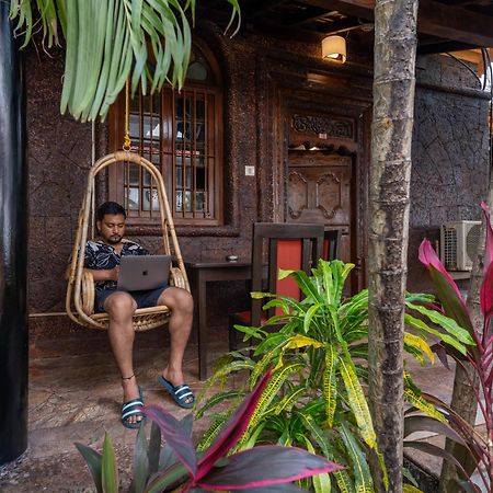 Madpackers Goa Anjuna - Bunks, Rooms, Community Exterior foto