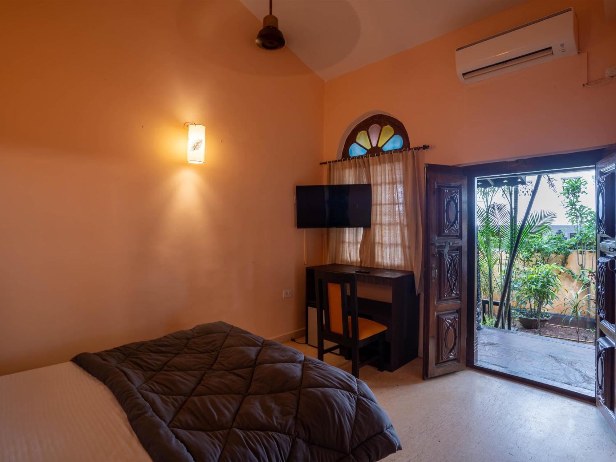 Madpackers Goa Anjuna - Bunks, Rooms, Community Exterior foto