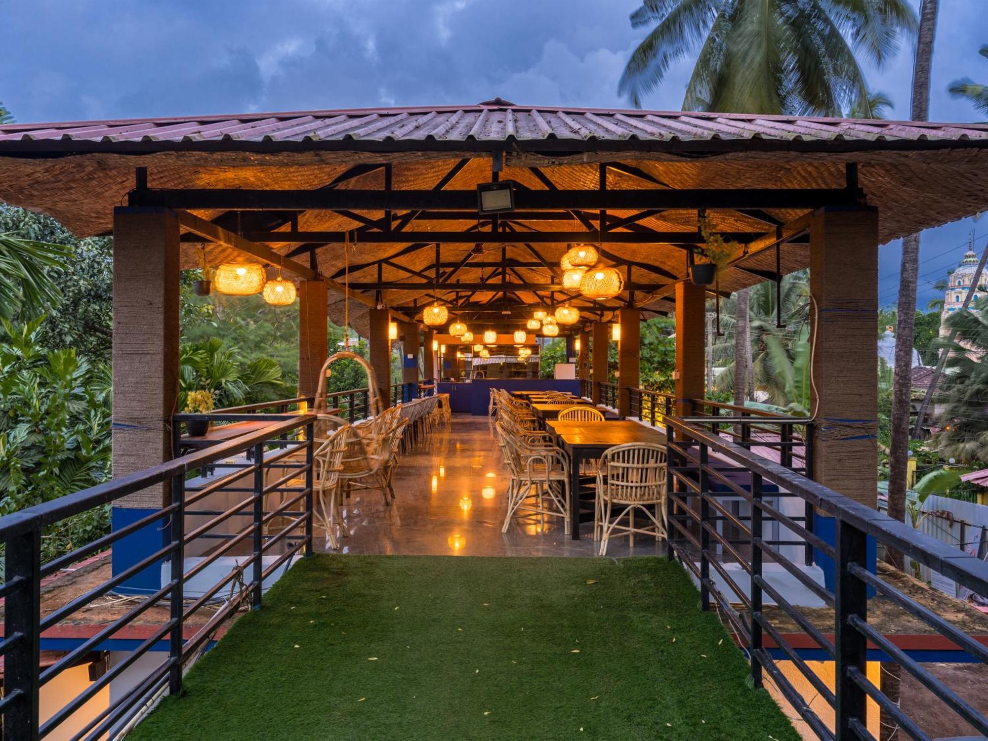 Madpackers Goa Anjuna - Bunks, Rooms, Community Exterior foto