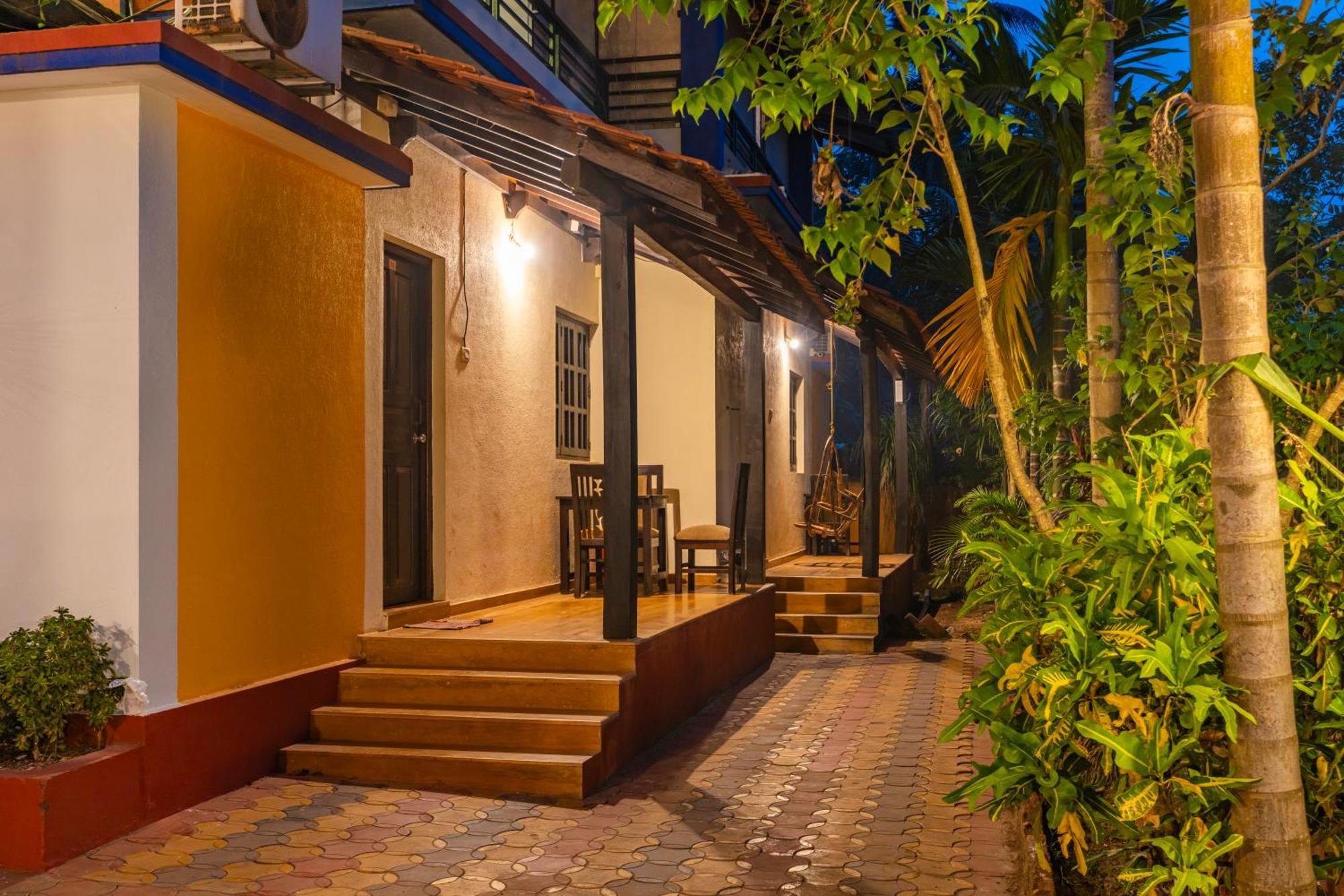 Madpackers Goa Anjuna - Bunks, Rooms, Community Exterior foto