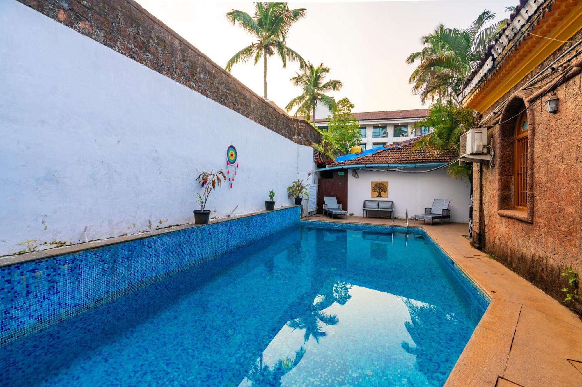 Madpackers Goa Anjuna - Bunks, Rooms, Community Exterior foto