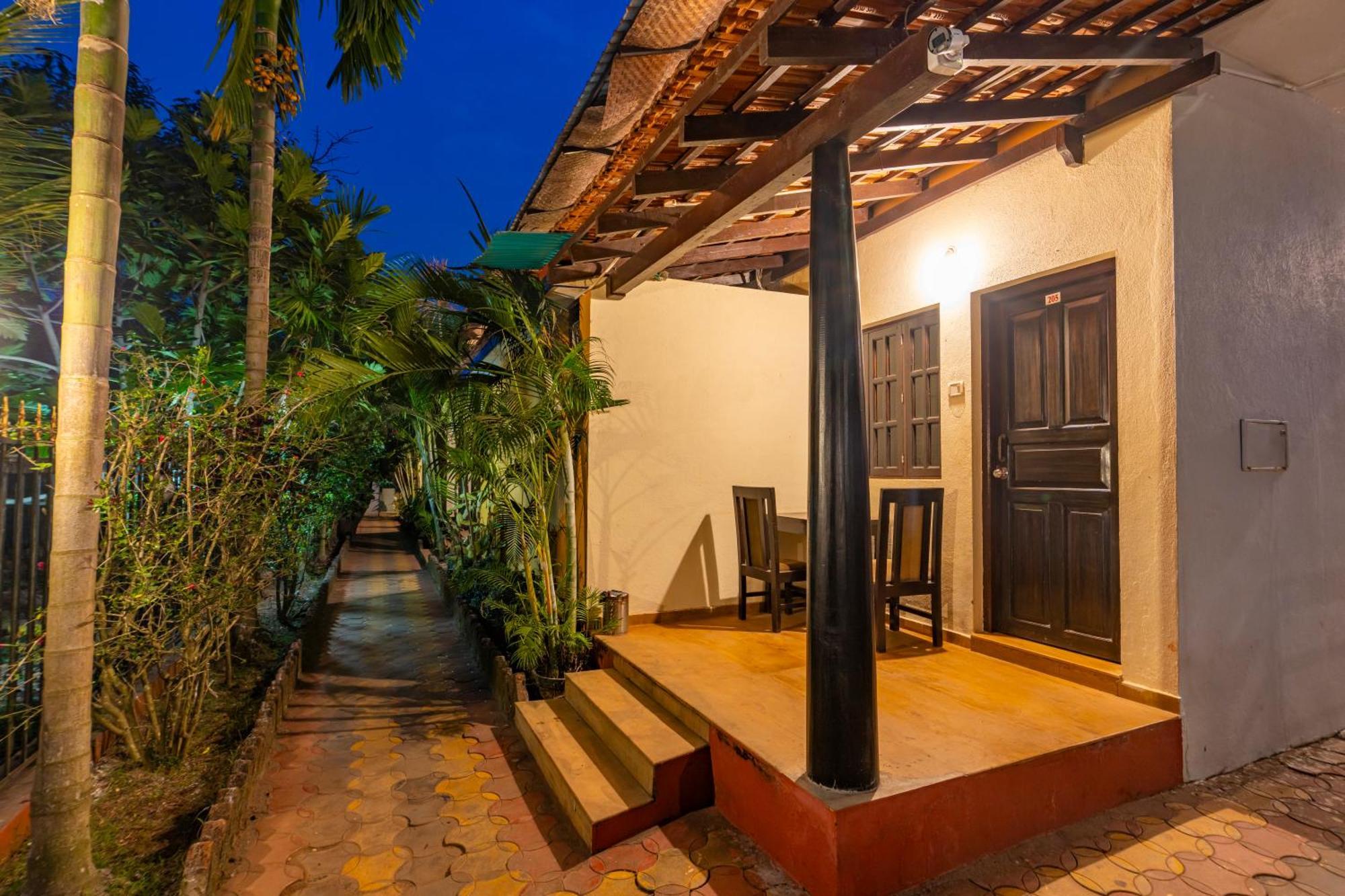 Madpackers Goa Anjuna - Bunks, Rooms, Community Exterior foto