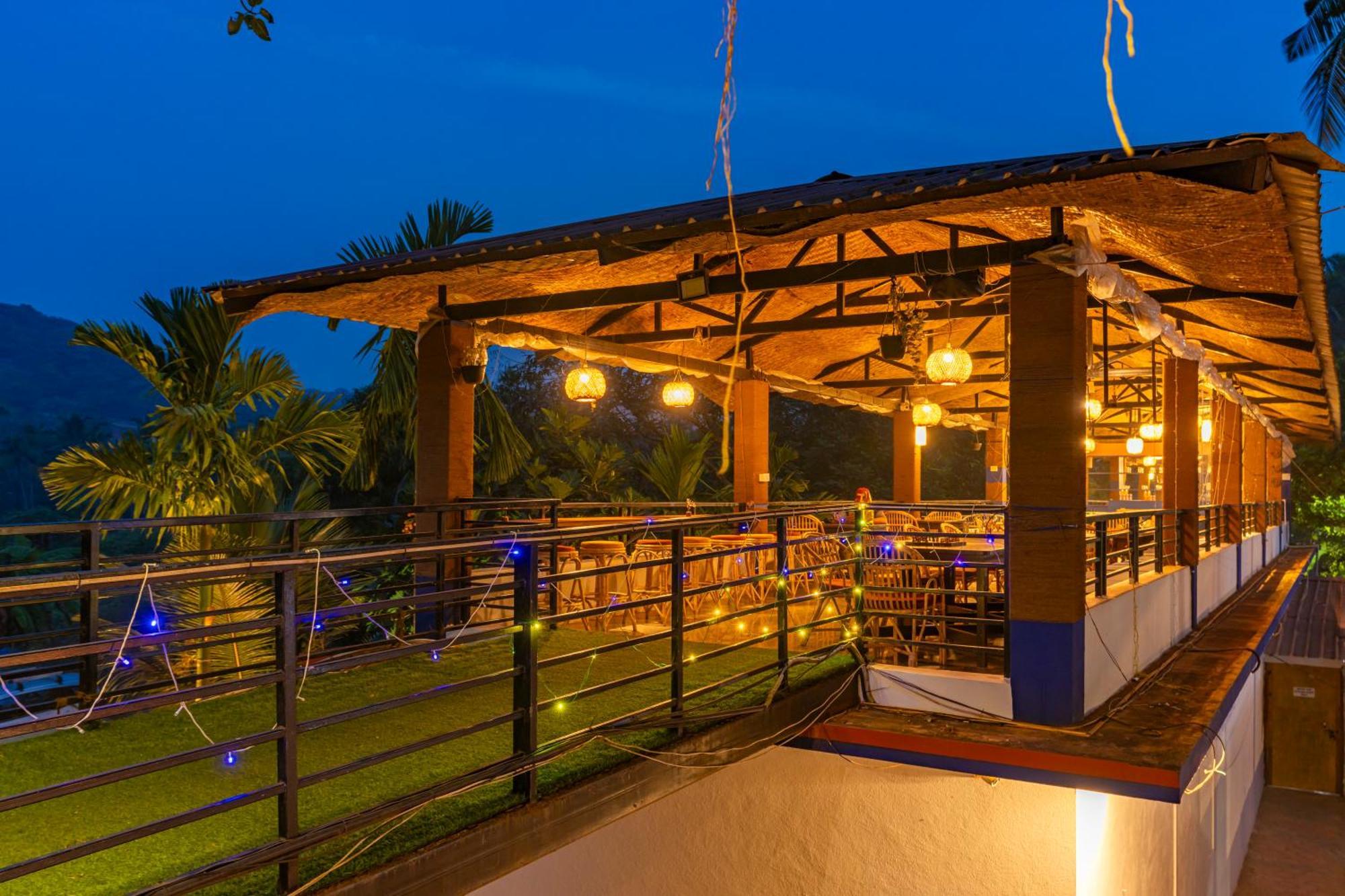 Madpackers Goa Anjuna - Bunks, Rooms, Community Exterior foto